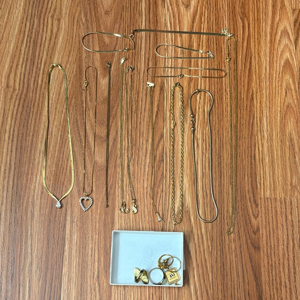 Gold-Tone Women's Heart Pendant and Chain Necklace Set